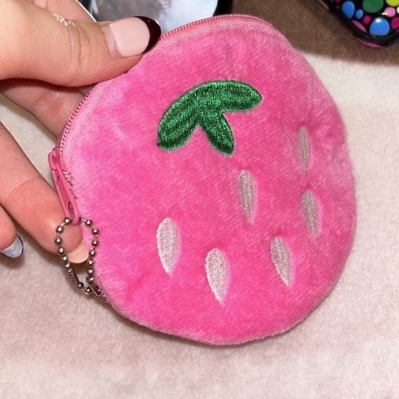 STRAWBERRY SOFT PLUSH COIN POUCH - Picture 1 of 2